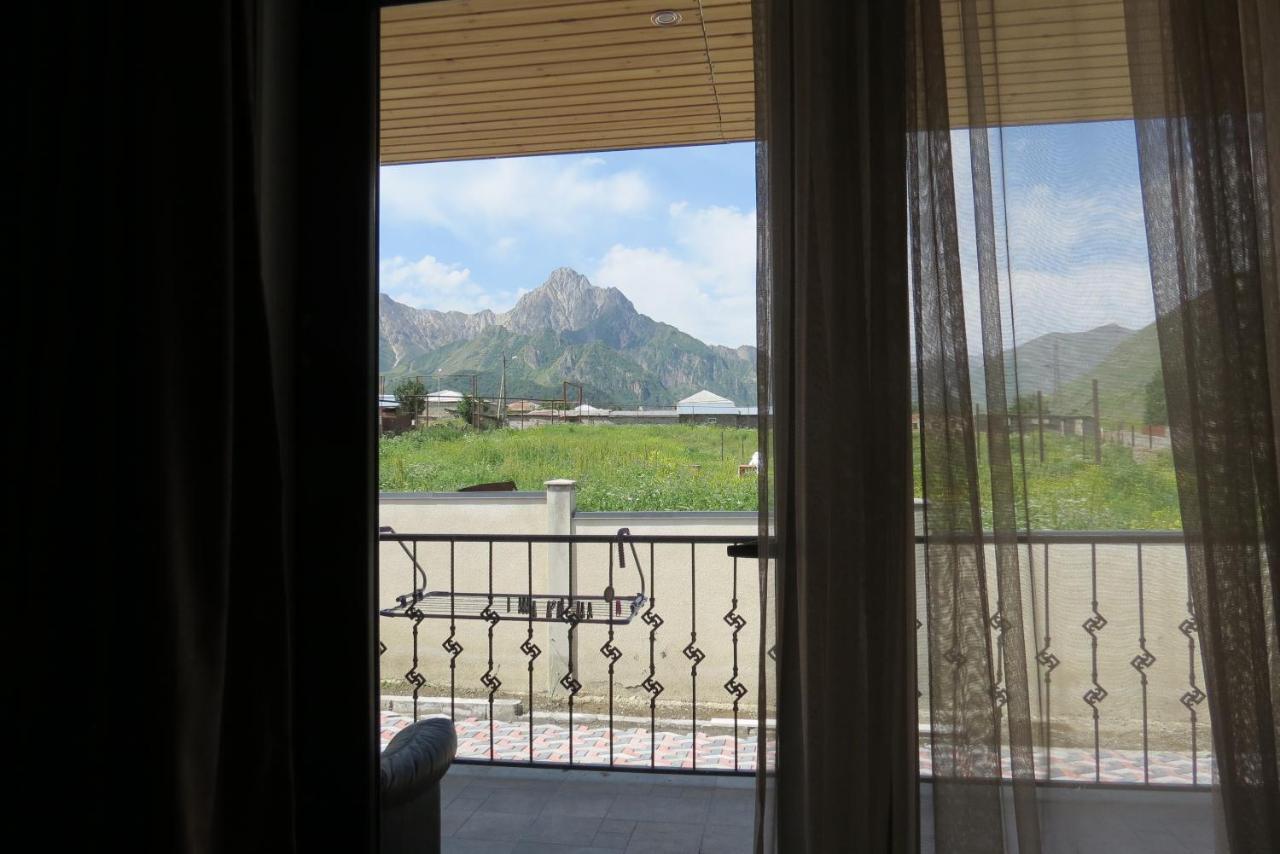 Bibo'S Kokhi Guesthouse Kazbegi Esterno foto