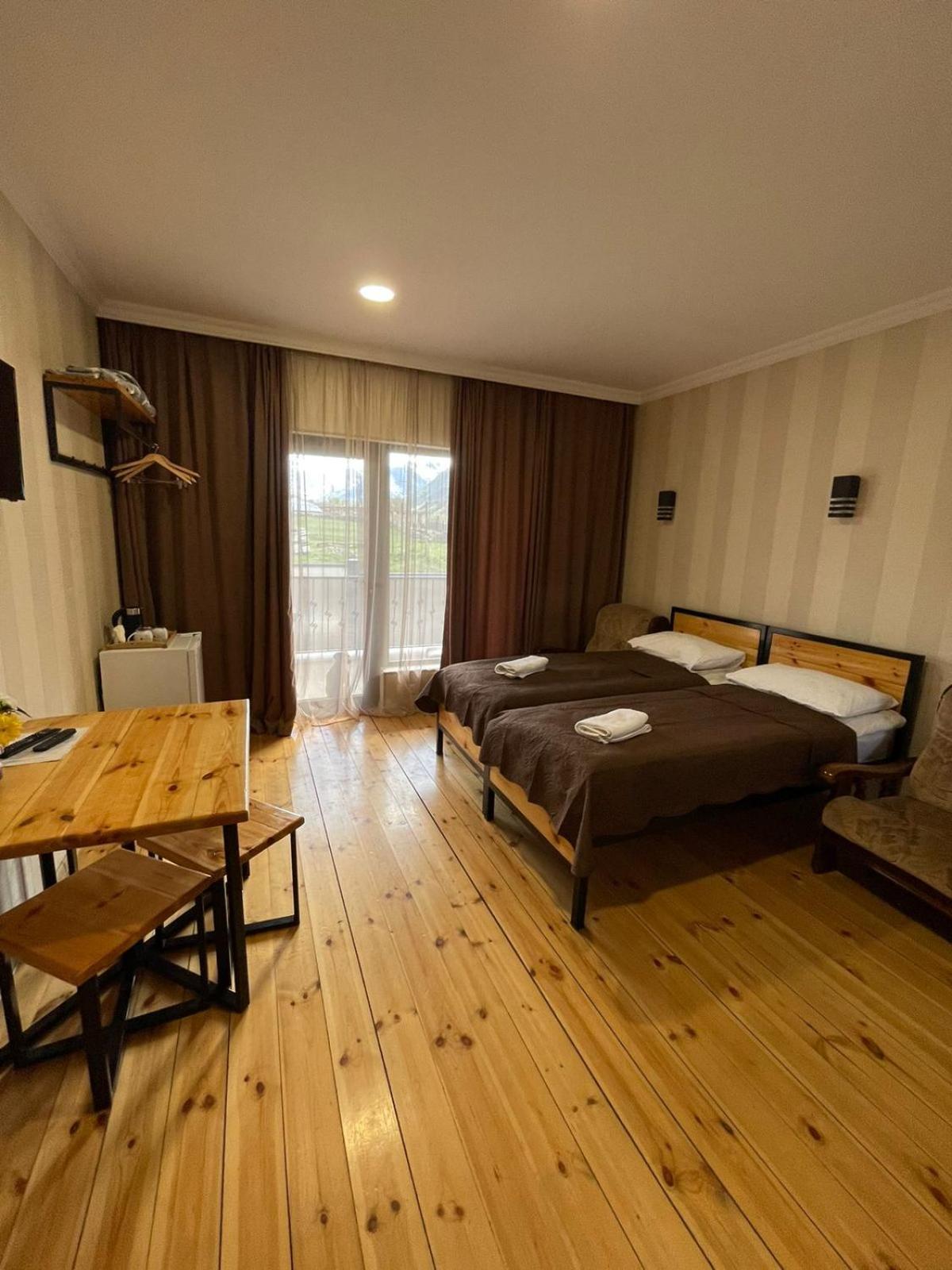 Bibo'S Kokhi Guesthouse Kazbegi Esterno foto