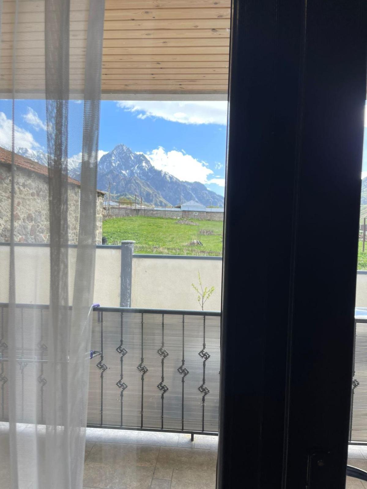 Bibo'S Kokhi Guesthouse Kazbegi Esterno foto